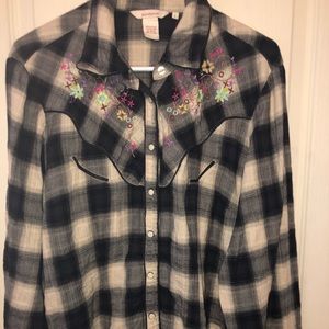 Sundance Cowgirl Shirt pearl button up size L blue ivory buffalo embroidered.